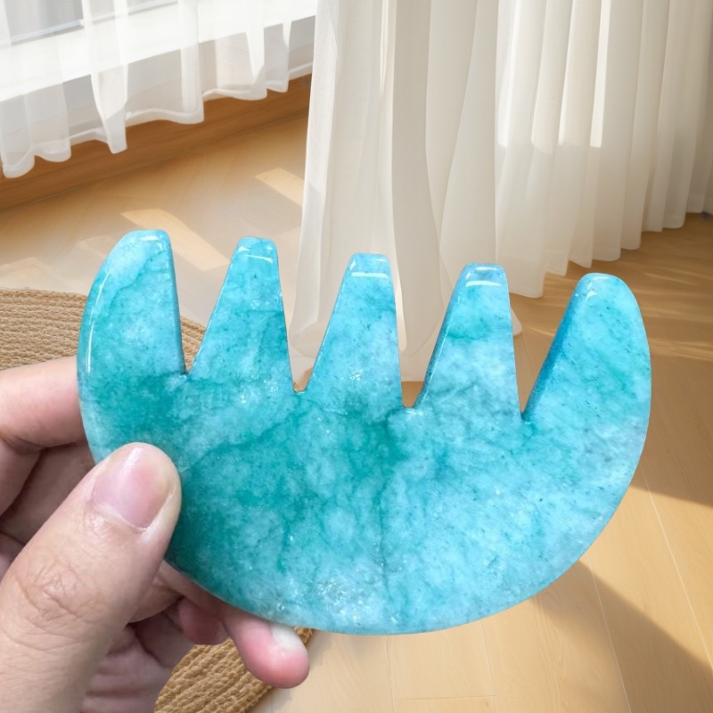 Dyed Green Jade Carved 5-tooth Comb Dyed Green Jade Carved 5-tooth Comb